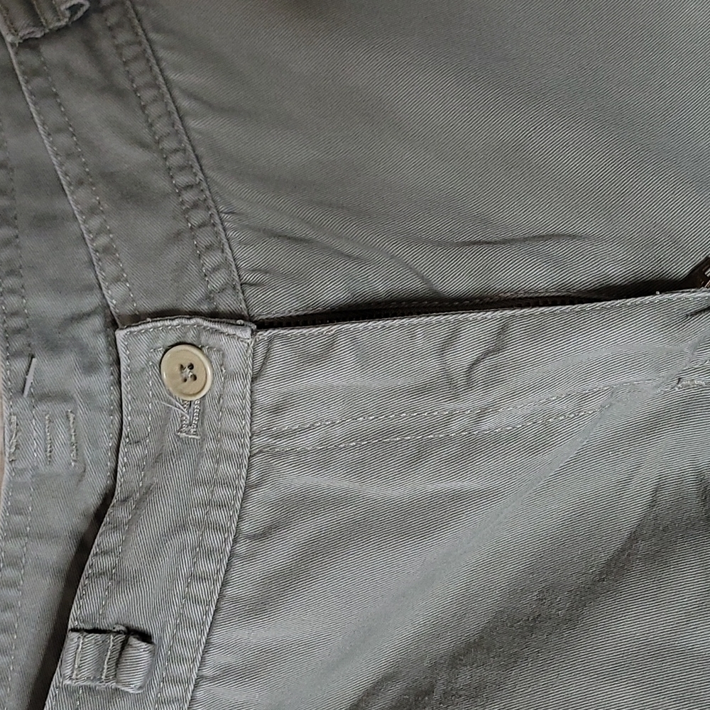 Lauren Ralph Lauren 4P Greenish Gray Shorts - Picture 4 of 6
